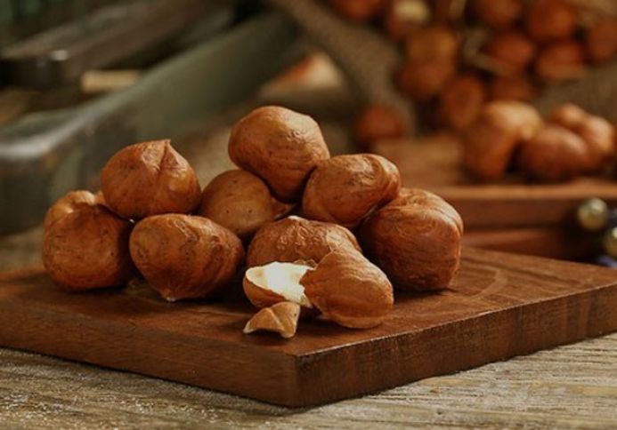 Azərbaycan fındığı Türkiyə fındığından baha satılır