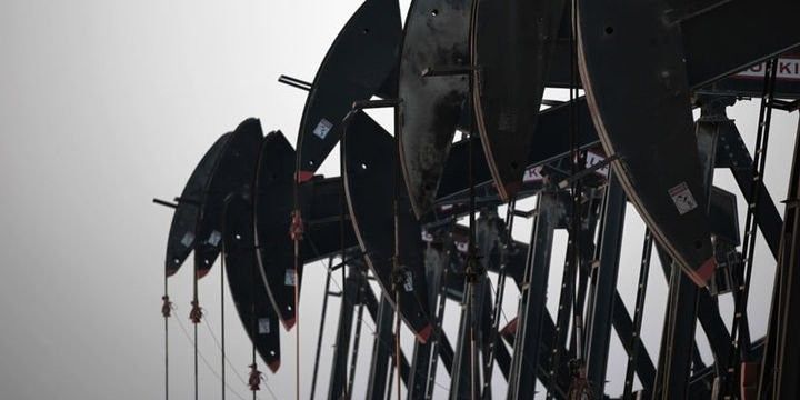 ABŞ-da xam neft ehtiyatları azaldı, neft bahalaşdı 