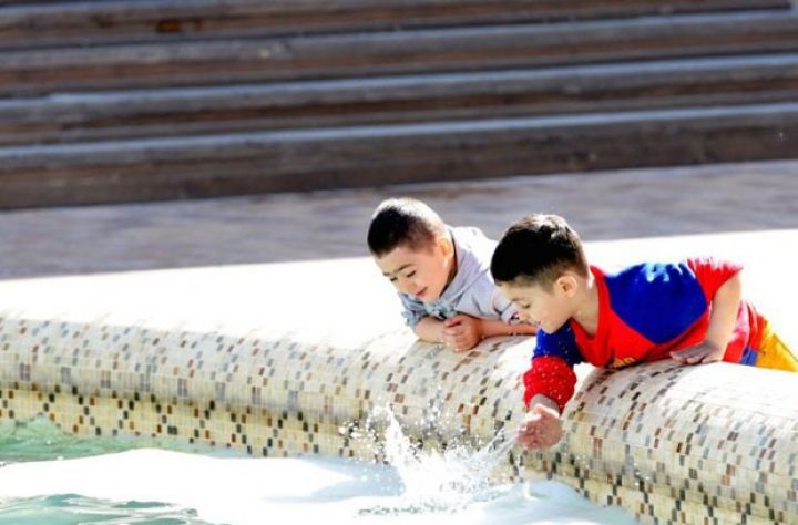 Azərbaycanda 2 milyon 600 yüz minə yaxın uşaq var 