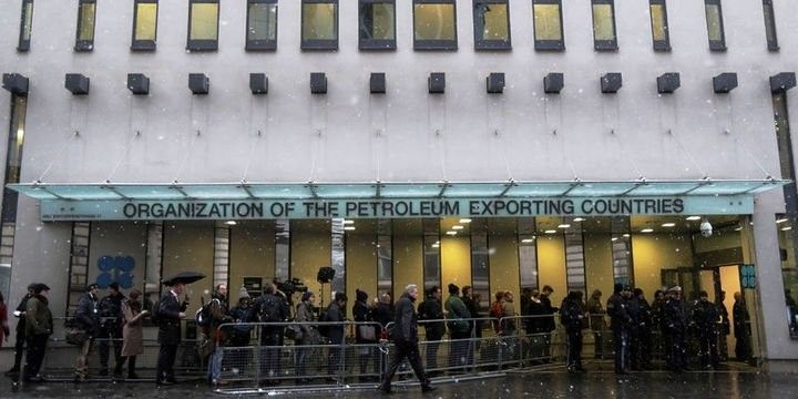 OPEC-in hasilatı "Venesuela" ilə bir ilin ən aşağı səviyyəsinə endi