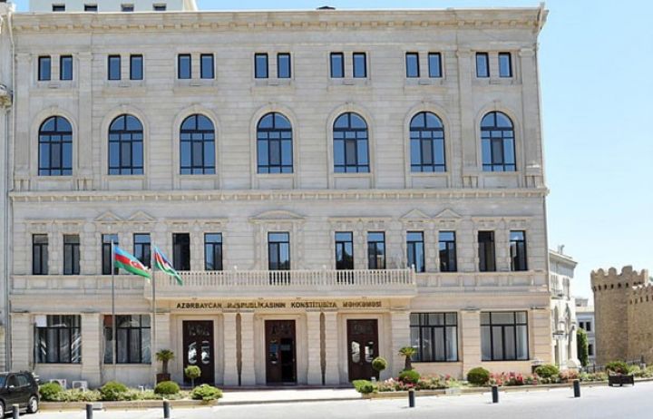 Konstitusiya Məhkəməsi qarşısında 3 sual qoyuldu - DOLLAR KREDİTLƏRİ