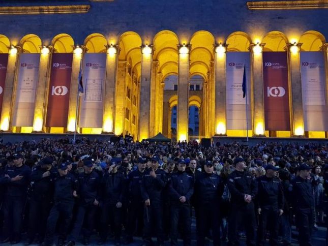 Tbilisidə etiraz aksiyasına bir həftəlik fasilə verilib