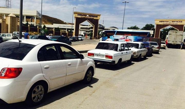 Gömrükdə sürücülərin əzab çəkməsi barədə açıqlama ! 