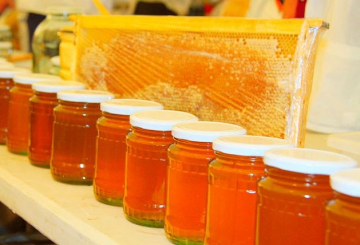 "30 manata satanda, mənə 10 manat xeyir qalır" - BAL YARMARKASINDAN REPORTAJ