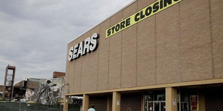 132 illik mağazalar şəbəkəsi iflasda!