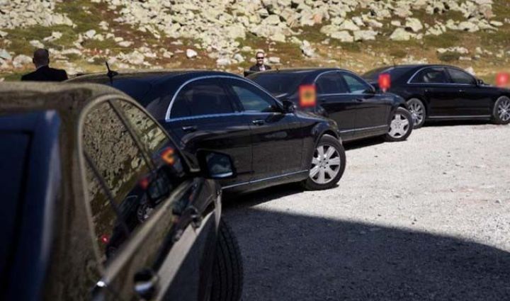 Vəzifəlilərdən xidməti avtomobillər alınacaq və satılacaq 