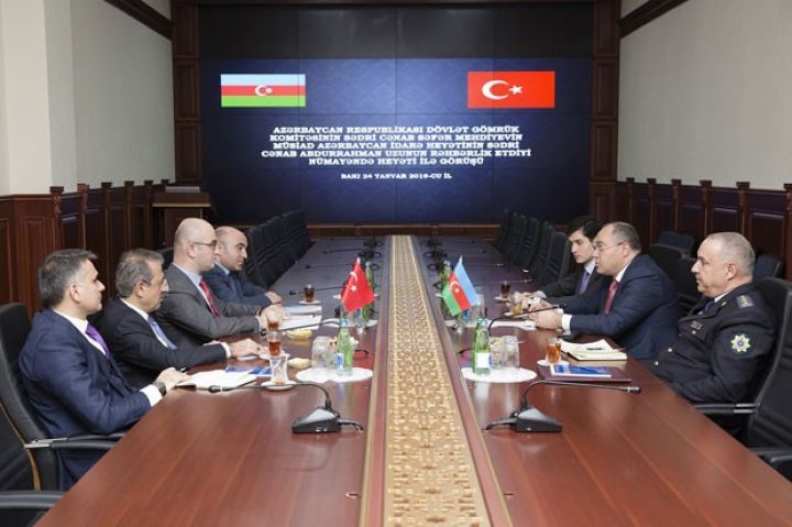 Gömrükdə fevralın 1-dən tətbiq ediləcək sistemi ilə bağlı sahibkarlarla görüş keçirilib