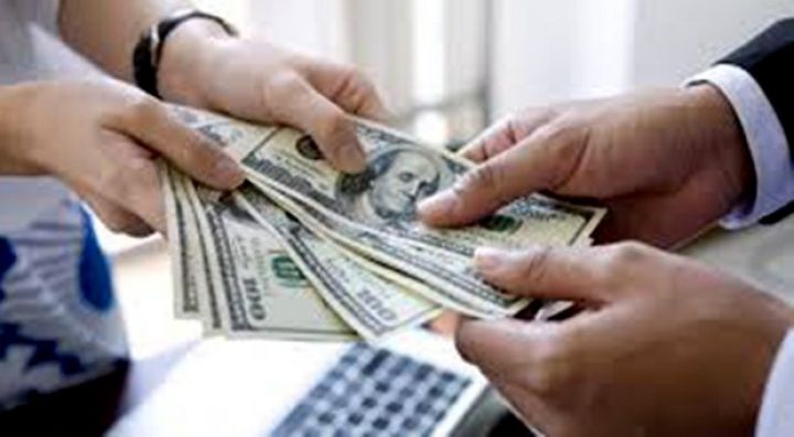 Banklarda Dollar, Avro, Rubl və lirənin alış-satış qiymətləri