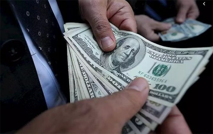 Banklarda Dollar, Avro, Rubl və lirənin alış-satış qiymətləri