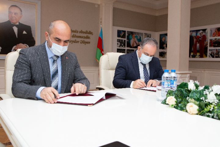 Texniki Universitet ilə "Okuklu İnşaat” arasında memorandum imzalanıb