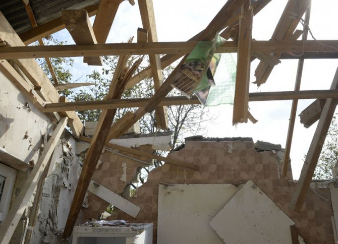 Düşmən 900-ə yaxın yaşayış evi və obyekt dağıdıb