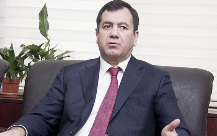 “Namaz qılmır, içir, amma kazino mövzusu gələndə deyir müsəlmanıq olmaz”