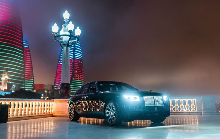 Əl ilə yığılan Rolls-Royce modeli Bakıda təqdim edildi - FOTOLAR