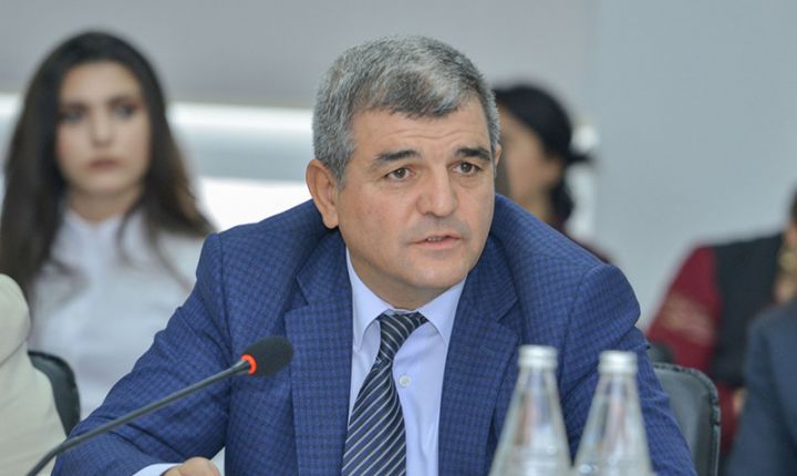 ““Akkord” onlarla fəhləni işlədib, pulunu verməyib”