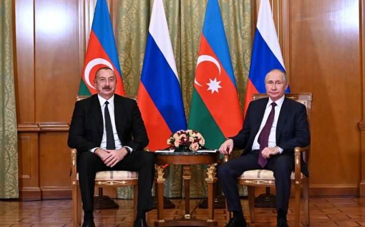Putin Əliyevi təbrik etdi