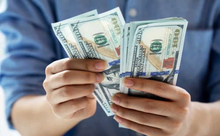 Dolların sabaha olan rəsmi məzənnəsi açıqlandı