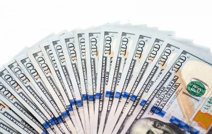 Dolların sabaha olan rəsmi məzənnəsi açıqlandı