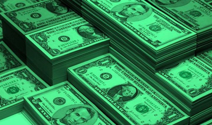 Azərbaycanın xaricə neft və qaz satışından gəlirləri "fontan vurur"