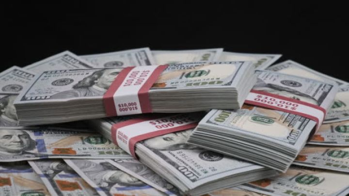 Rusiyanın ən böyük ixracatçıları valyuta gəlirlərinin 91%-ni satıblar