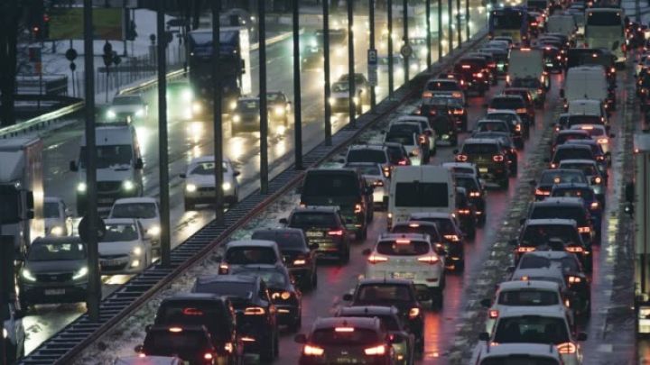 Bakıda şəxsi nəqliyyatdan ictimai nəqliyyata keçmək hədəflənir