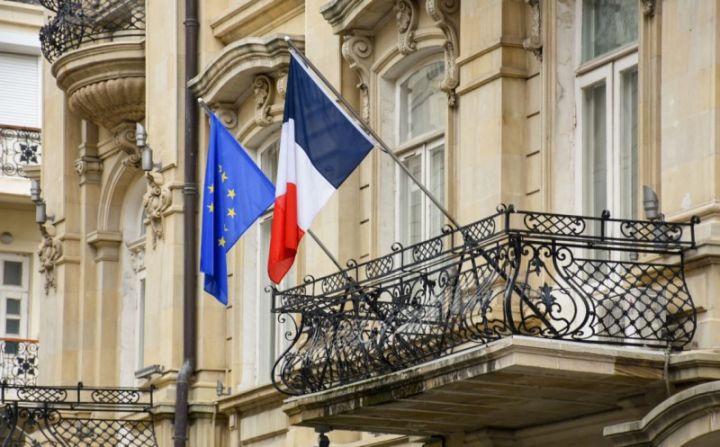 Fransa səfirliyinin iki əməkdaşından Azərbaycanı 48 saat ərzində tərk etmələri tələb edildi