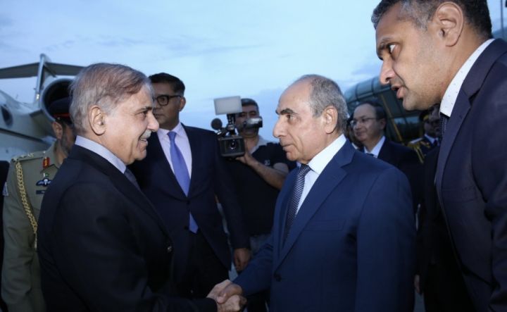 Pakistanın Baş naziri Azərbaycana gəldi