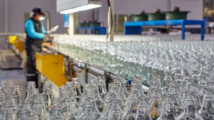 Azərbaycan şirkəti bu il 30 milyon şüşə qab istehsalına dair müqavilə imzalayıb