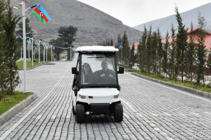 Talış kəndində daha 178 ev tikiləcək - PREZİDENT KƏND SAKİNLƏRİ İLƏ SÖHBƏT EDİB