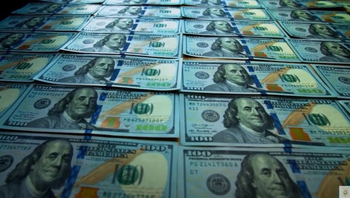 Təxminən 36 min saxta ABŞ dollarını dövriyyəyə buraxmaq istəyən şəxs saxlanılıb - VİDEO