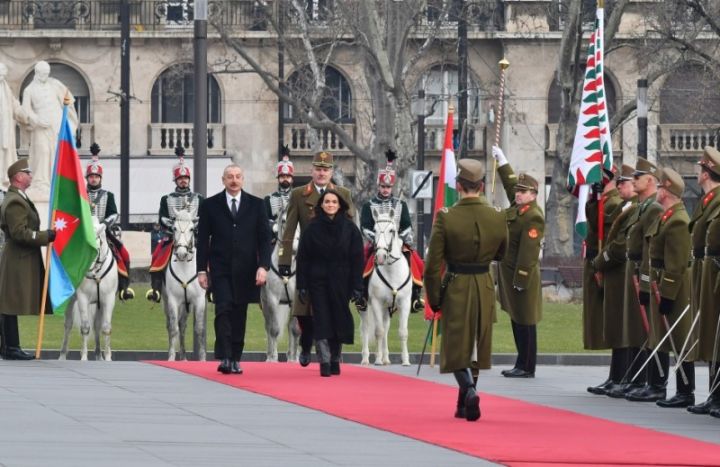 Budapeştdə Əliyevin rəsmi qarşılanma mərasimi oldu