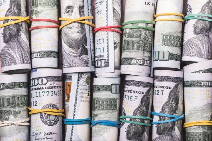 Rusiyanın xarici borcu 326,6 milyard dollara düşüb