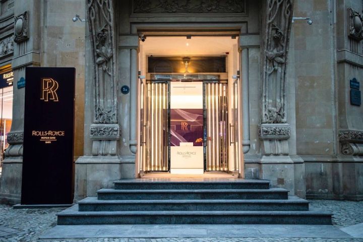 "Rolls-Royce Motors Cars Baku" yeni şourumun təntənəli açılışını Cullinan II Seriyanın debütü ilə qeyd edir