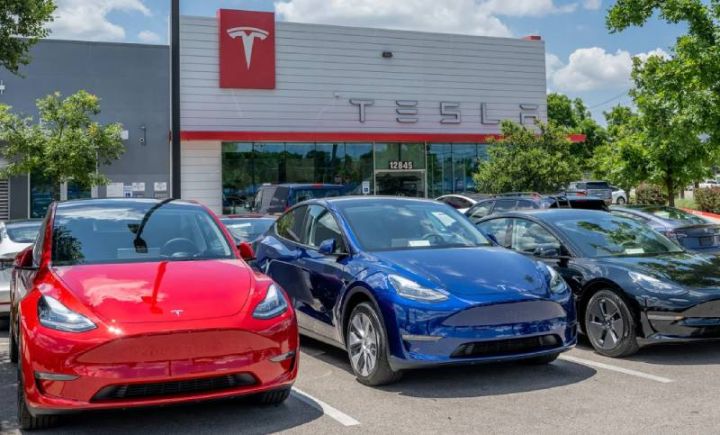 Artan rəqabət Tesla-ya çətinlik yaradıb - satışları ardıcıl 2 rüb azalıb