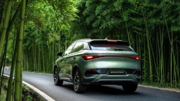 Avropa Birliyində Çinin elektrik avtomobillərinə 45%-ə qədər vergi təsdiqləndi