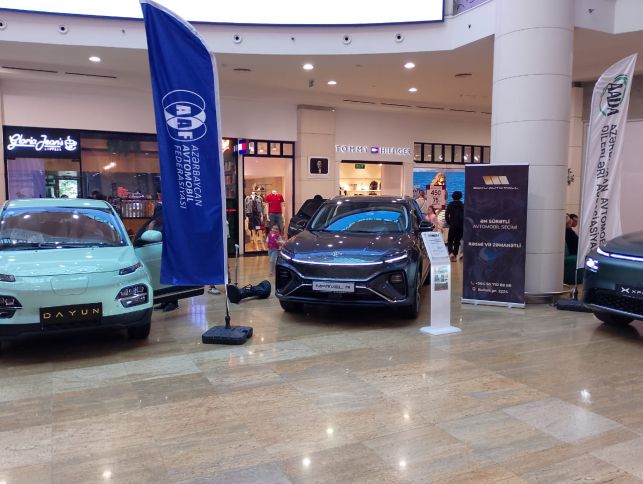 Bakıda elektrik avtomobillərin növbəti sərgisi keçirilib