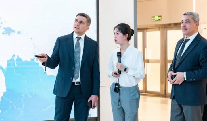 ADY nümayəndələri Çinin Sian və Çendu limanlarının fəaliyyəti ilə tanış olublar