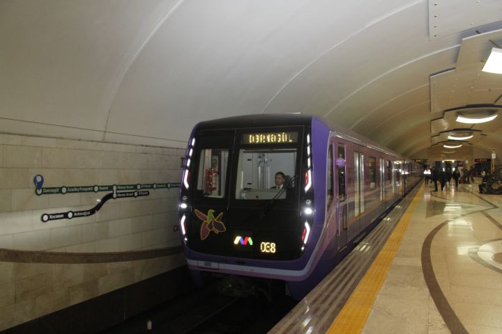 Bakı metropolitenində pik saatlarda interval azaldılıb