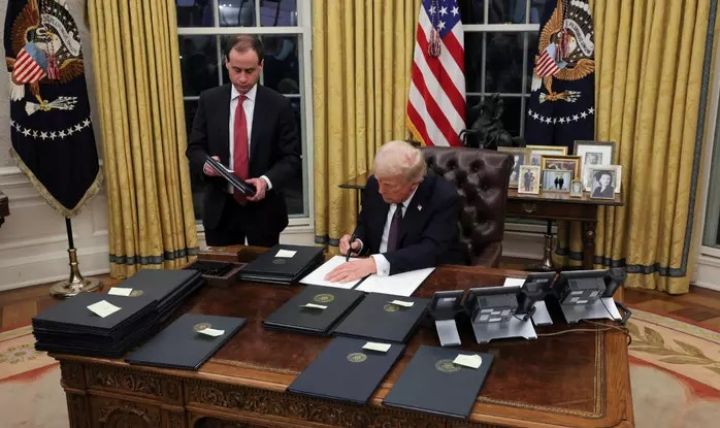 ABŞ-dan Çinə 10 faizlik əlavə gömrük rüsumu